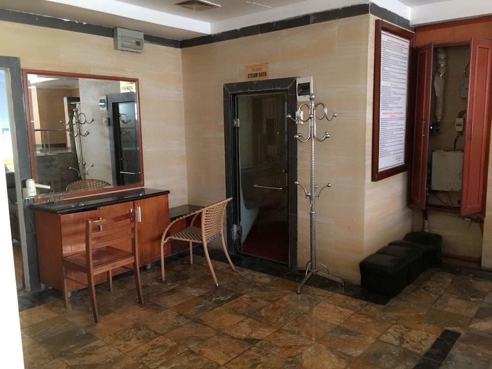 A25 Hotel - Bach Mai Hanoi Bagian luar foto